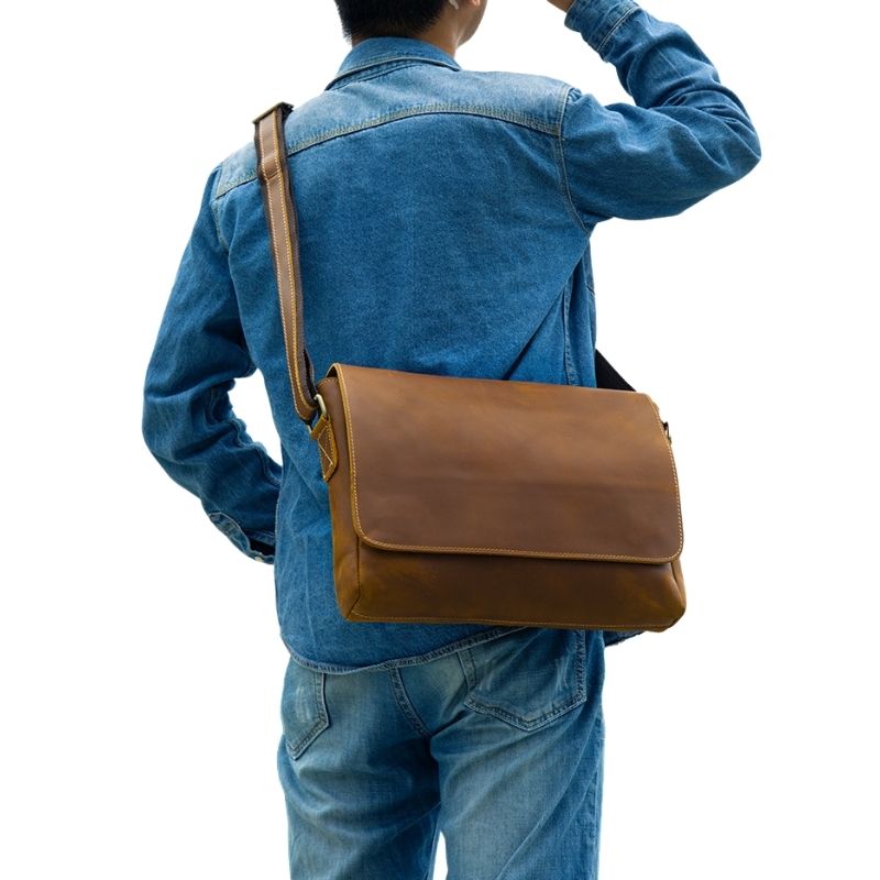 Medium Leather Messenger Bag